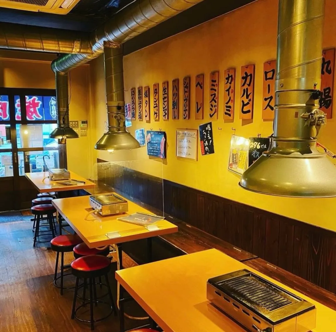 焼肉ホルモンにくろう京橋店です。